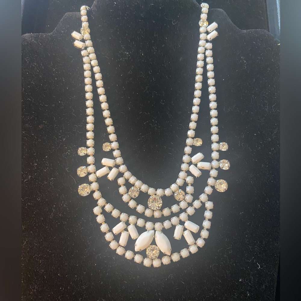 Vintage Weiss Milk Glass Rhinestone Necklace